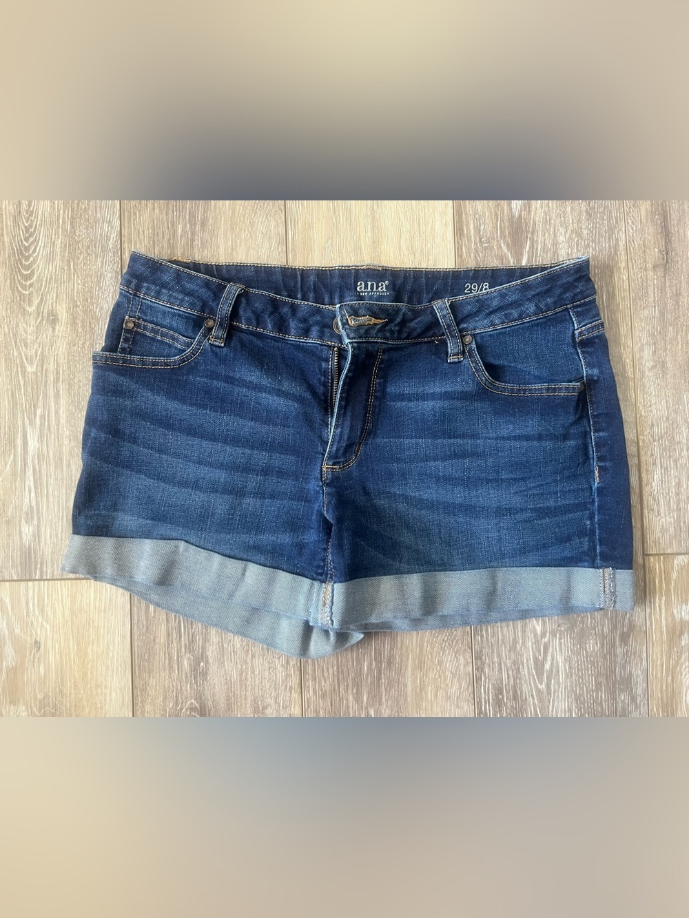 a.n.a Two-Tone Dark Blue Rolled Hem Denim Shorts size 8